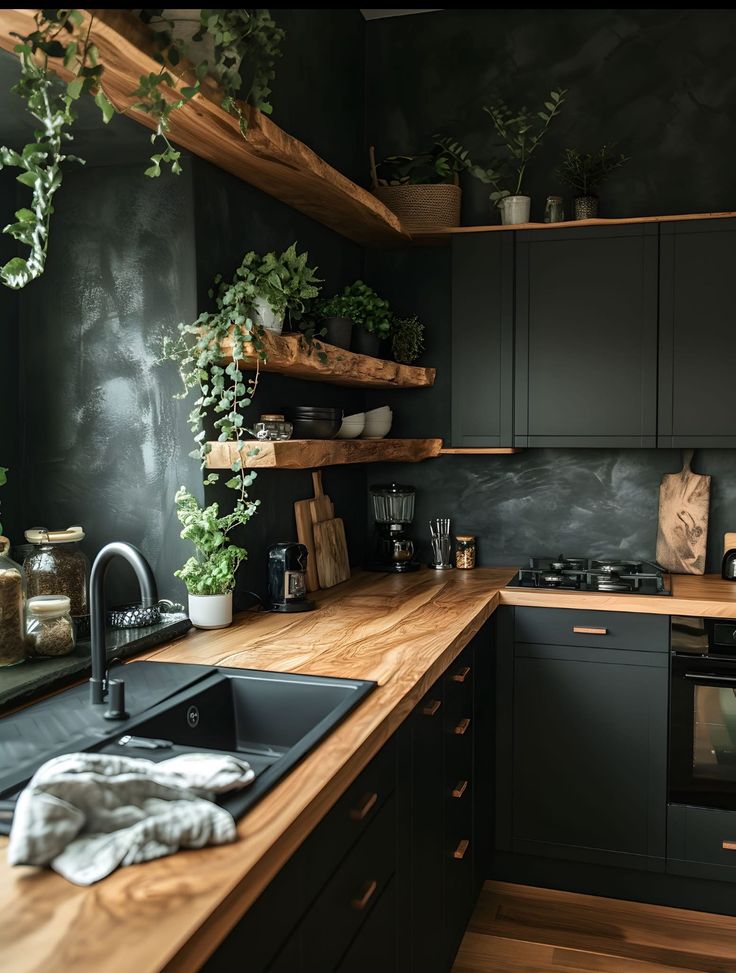 کابینت آشپزخانه مشکی چوبی