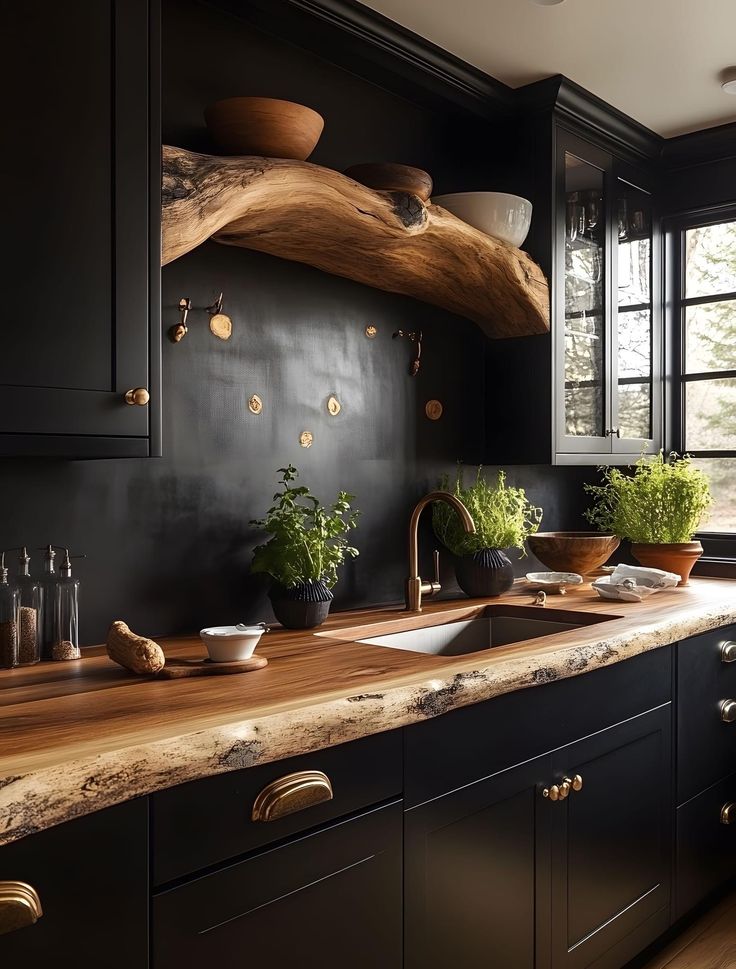 کابینت آشپزخانه مشکی چوبی