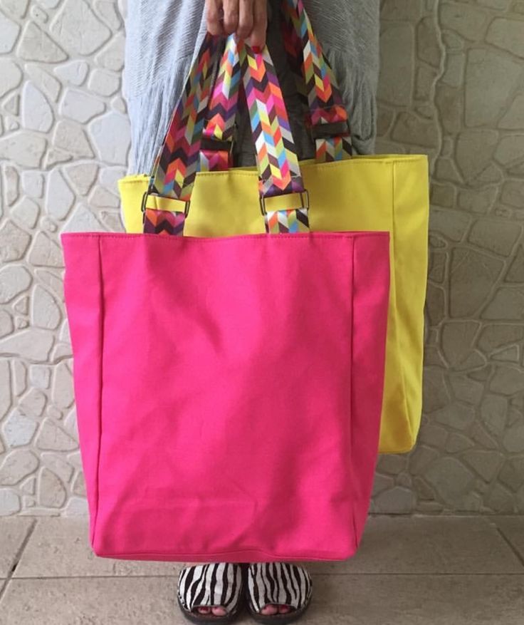 کیف پارچه‌ای رنگی خاص