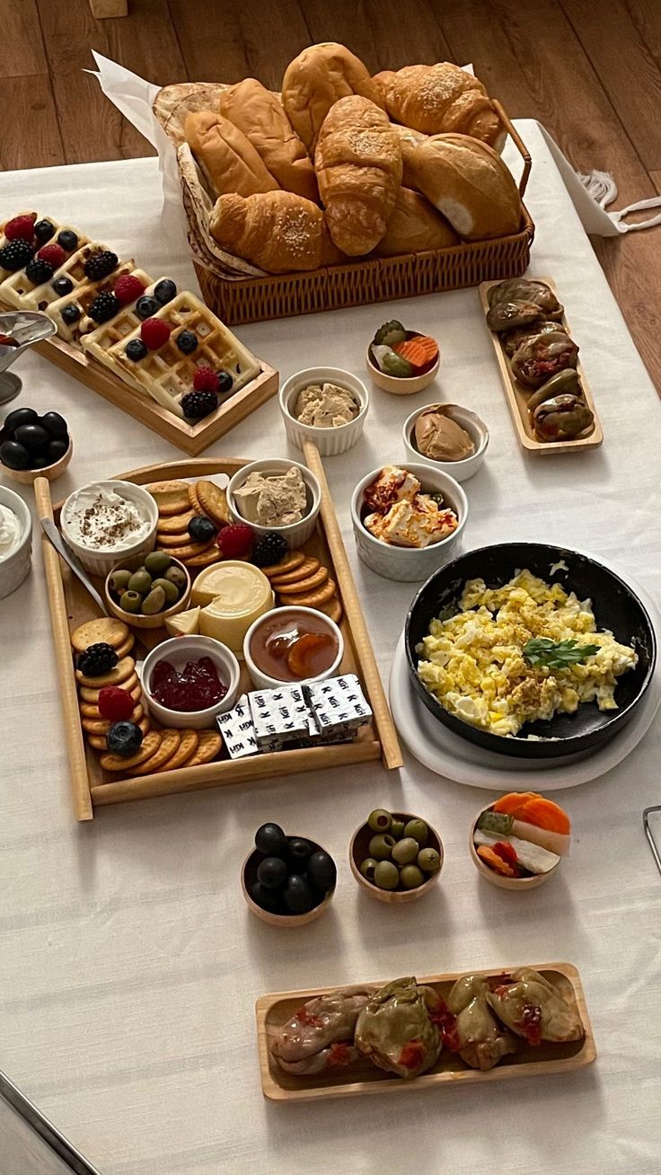 چیدمان و تزیین میز صبحانه