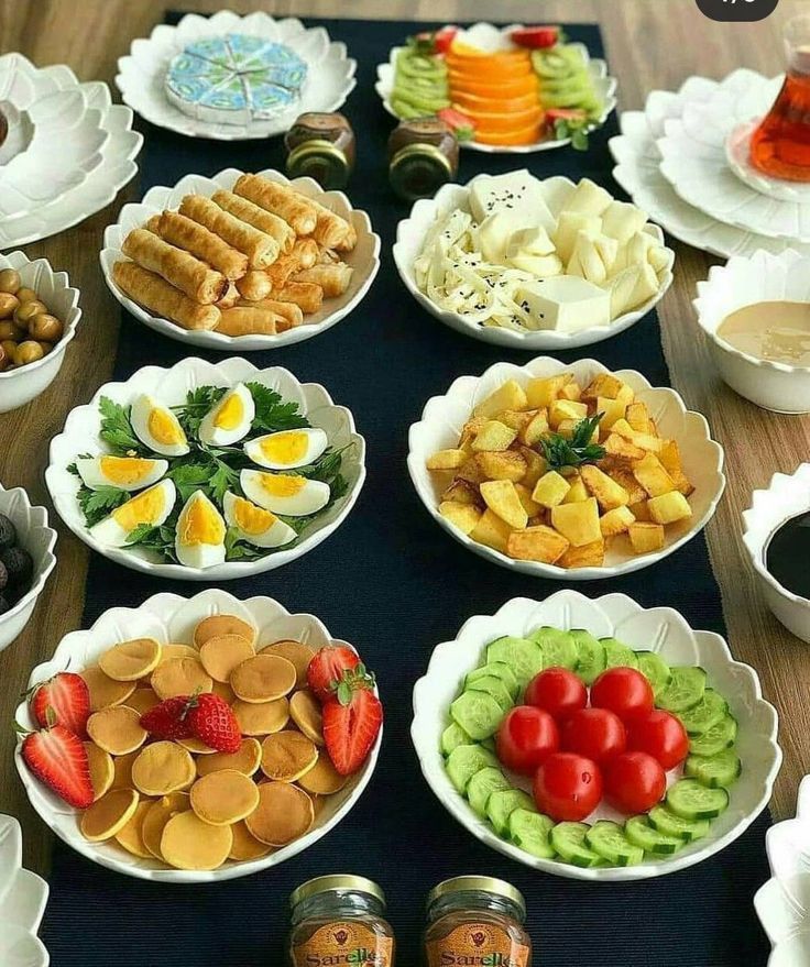 چیدمان و تزیین میز صبحانه