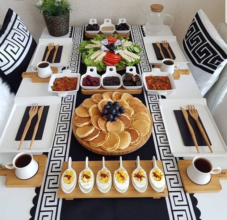 چیدمان و تزیین میز صبحانه