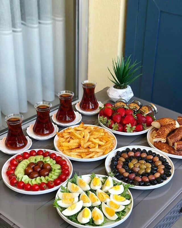 چیدمان و تزیین میز صبحانه