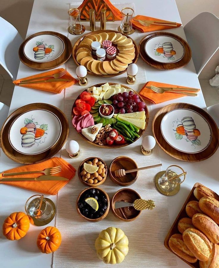 چیدمان و تزیین میز صبحانه