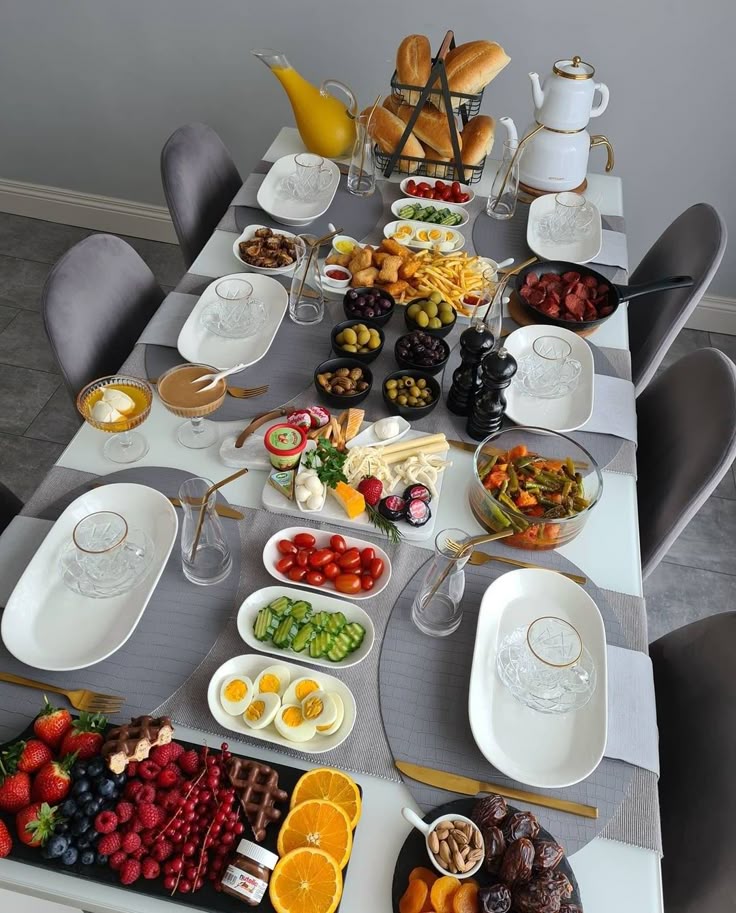 چیدمان و تزیین میز صبحانه