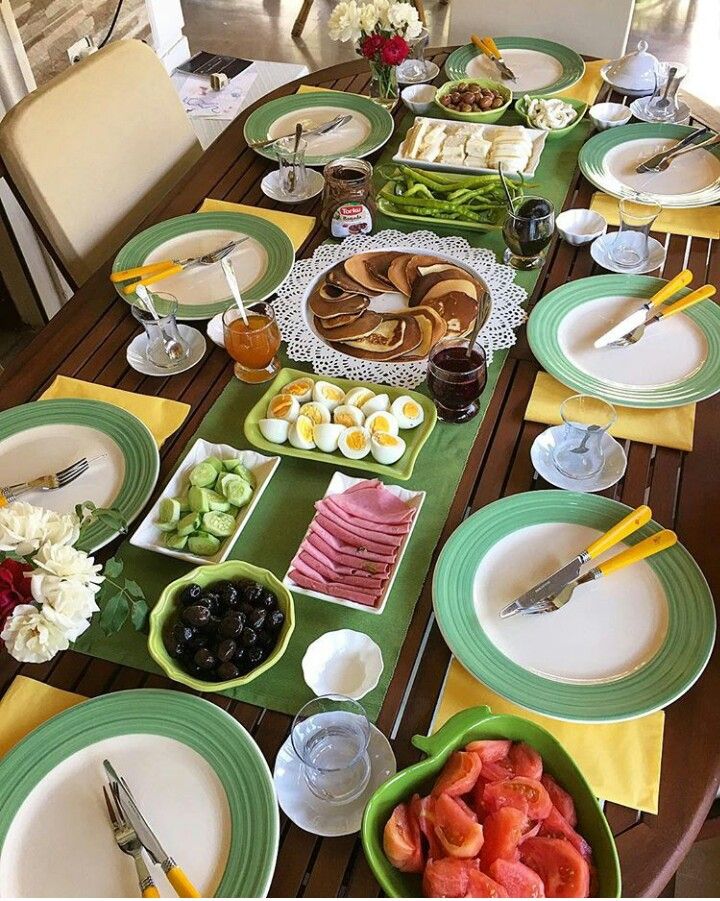 چیدمان و تزیین میز صبحانه