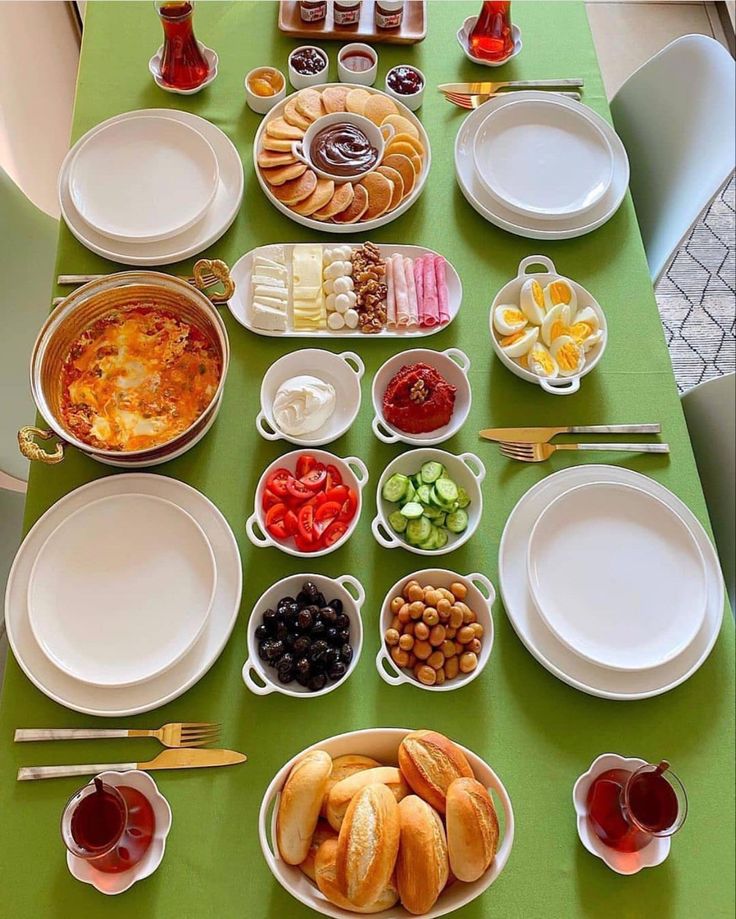 چیدمان و تزیین میز صبحانه