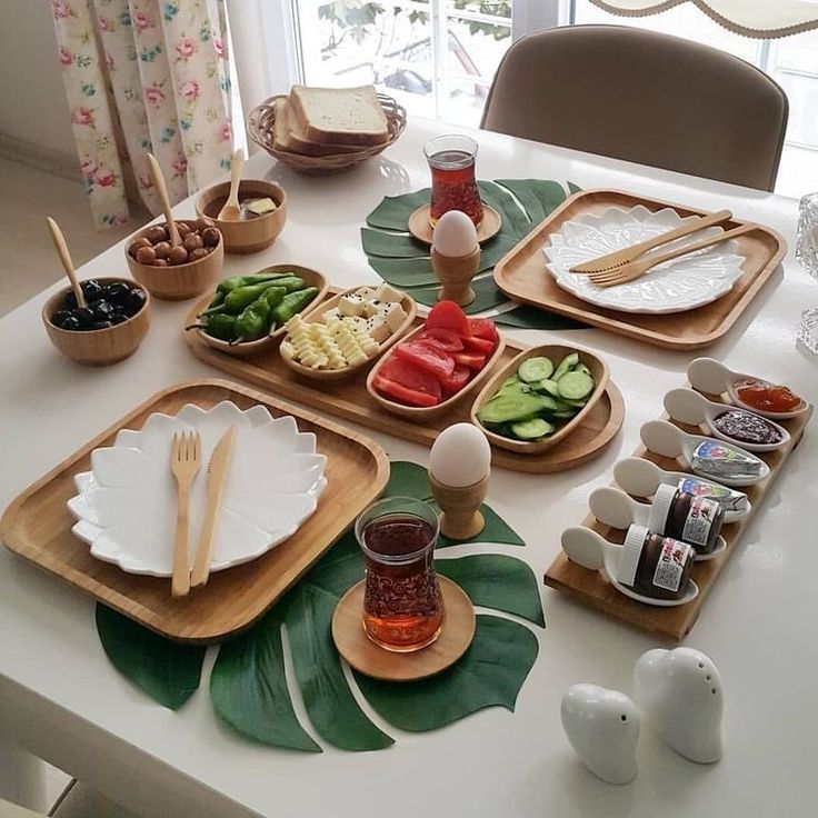 چیدمان و تزیین میز صبحانه