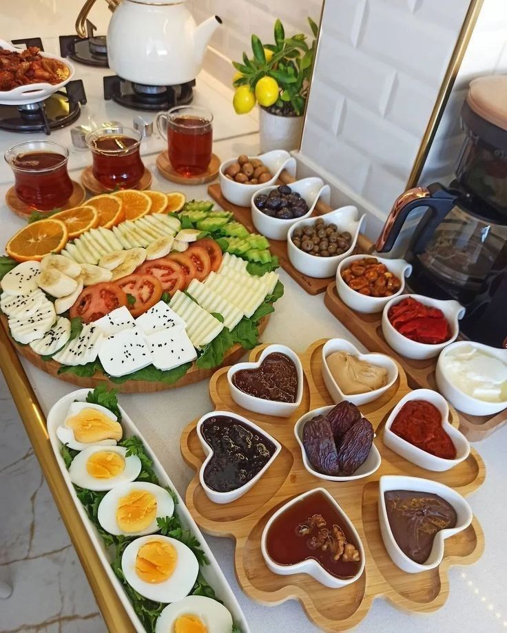 چیدمان و تزیین میز صبحانه