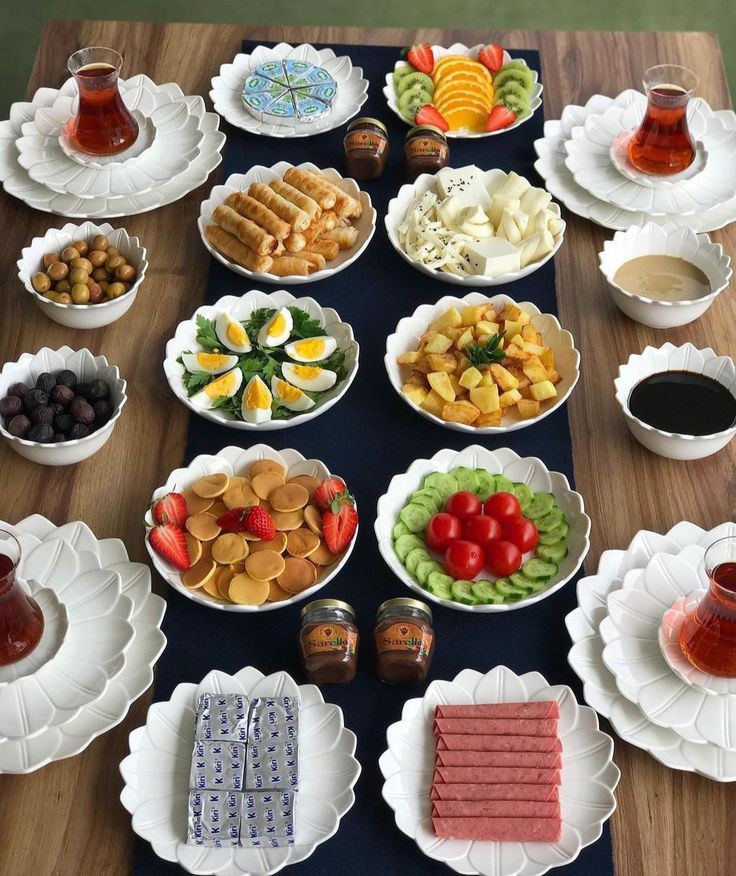 چیدمان و تزیین میز صبحانه