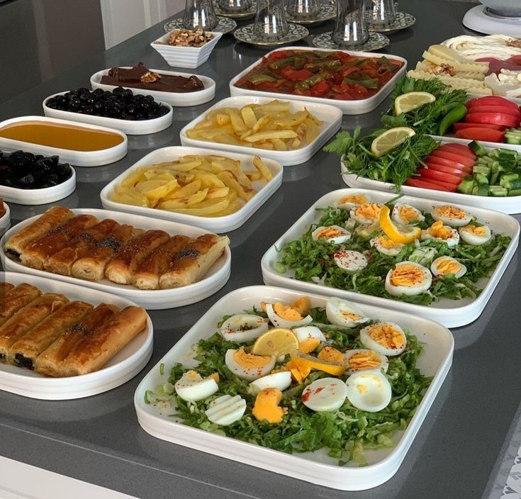 چیدمان و تزیین میز صبحانه