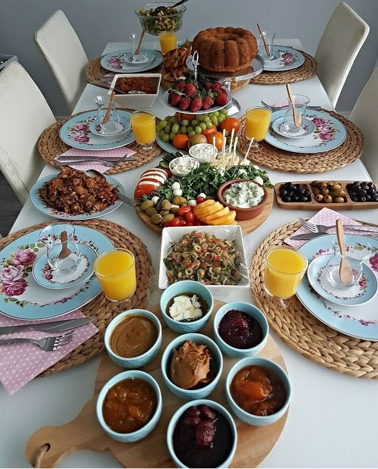 چیدمان و تزیین میز صبحانه