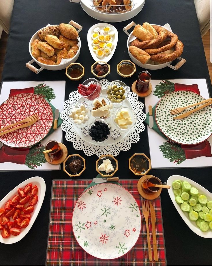 چیدمان و تزیین میز صبحانه