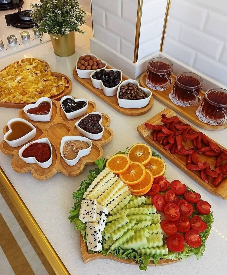 چیدمان و تزیین میز صبحانه