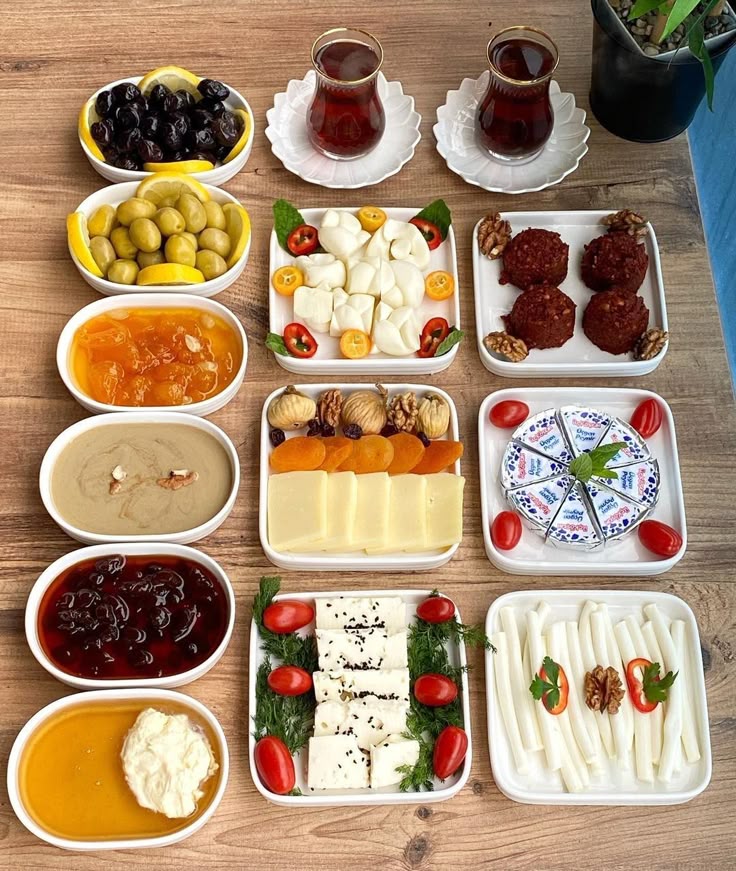 چیدمان و تزیین میز صبحانه
