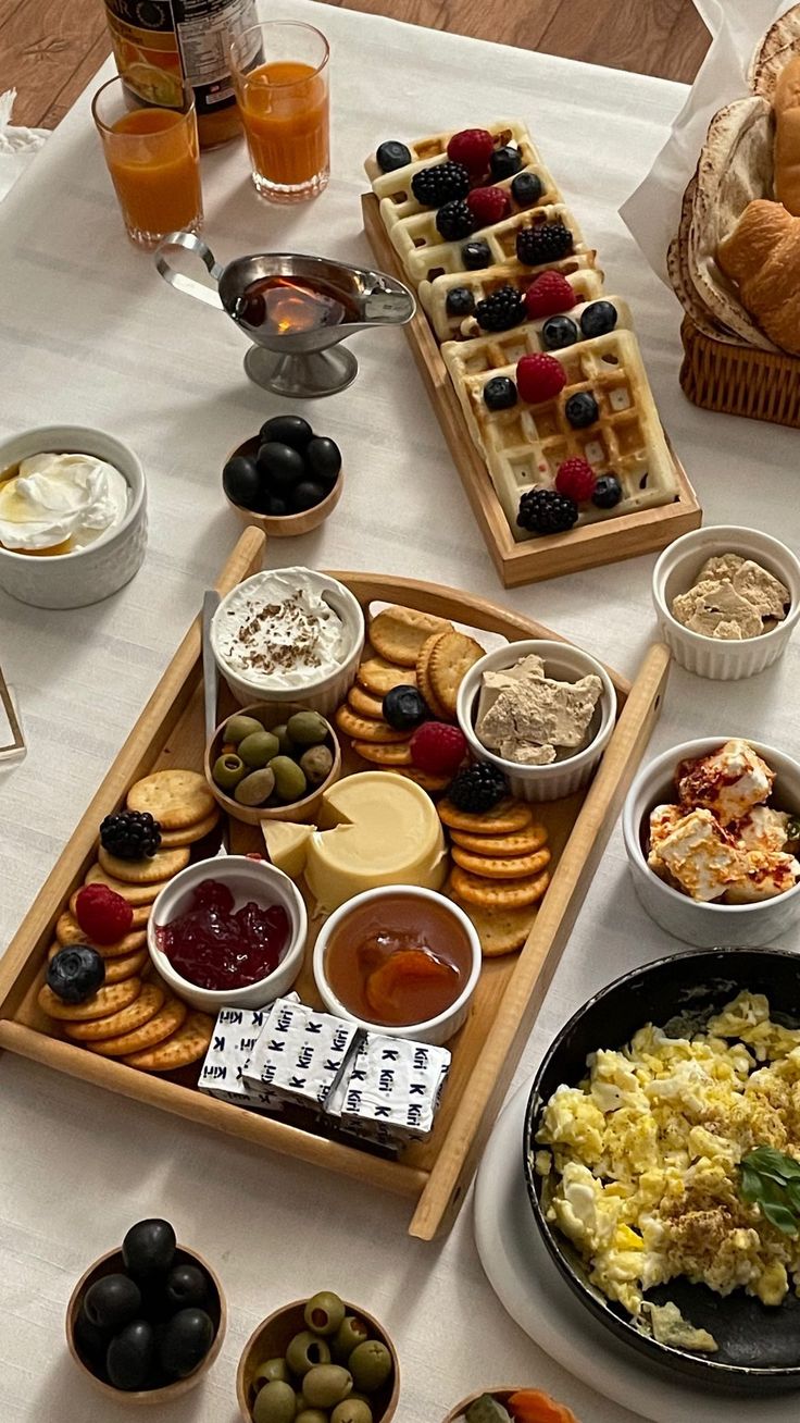 چیدمان و تزیین میز صبحانه