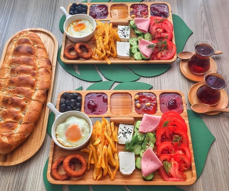 چیدمان و تزیین میز صبحانه