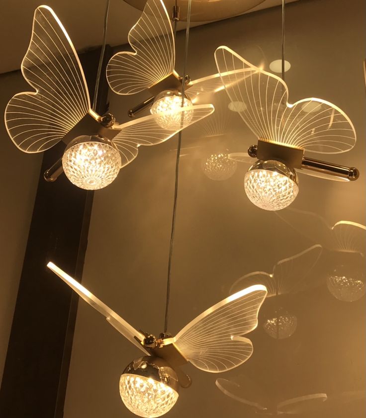 لوستر پروانه‌ای