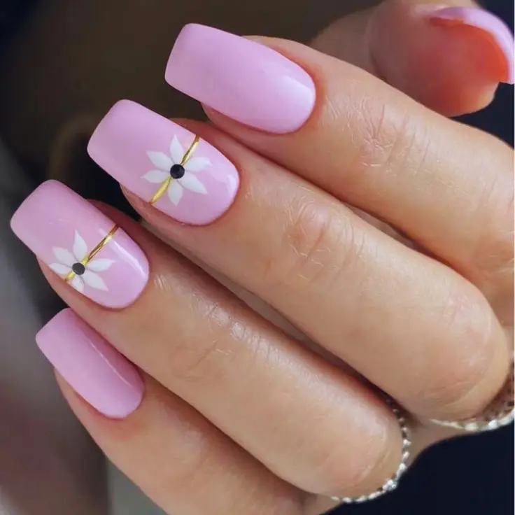 لاک ناخن مینیمال خترانه و زنانه