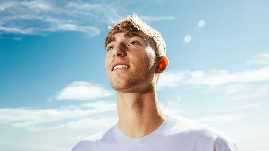 رونمایی از دین هویسن