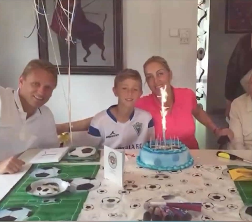 کودکی دین هویسن