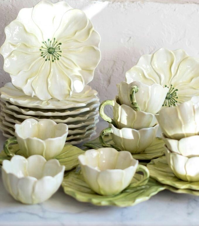 ظروف پذیرایی با طرح های برجسته گل
