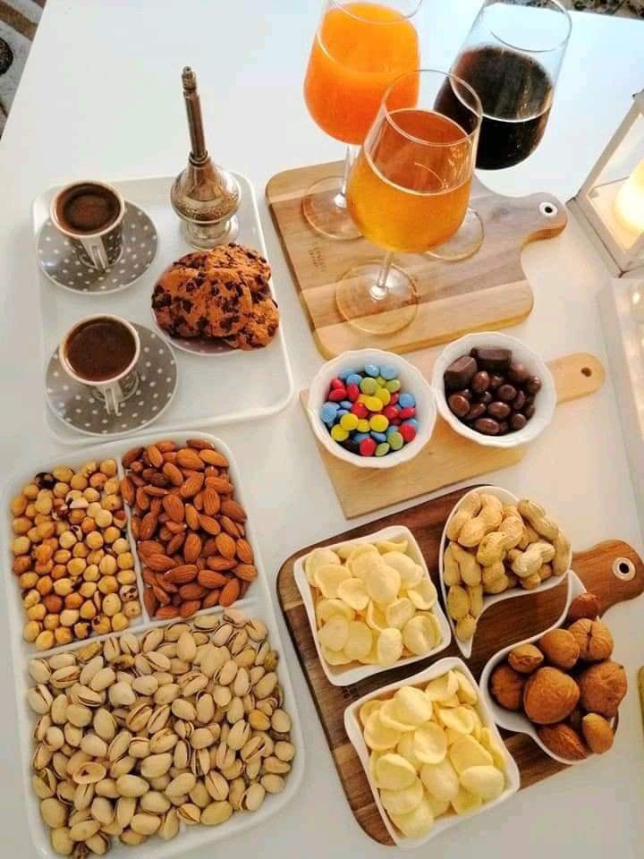 چیدمان میز پذیرایی