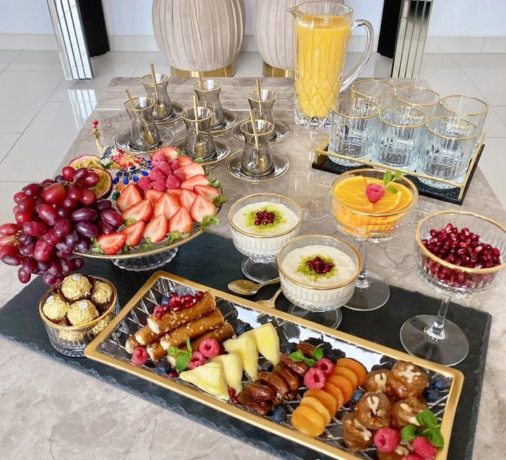 چیدمان میز پذیرایی