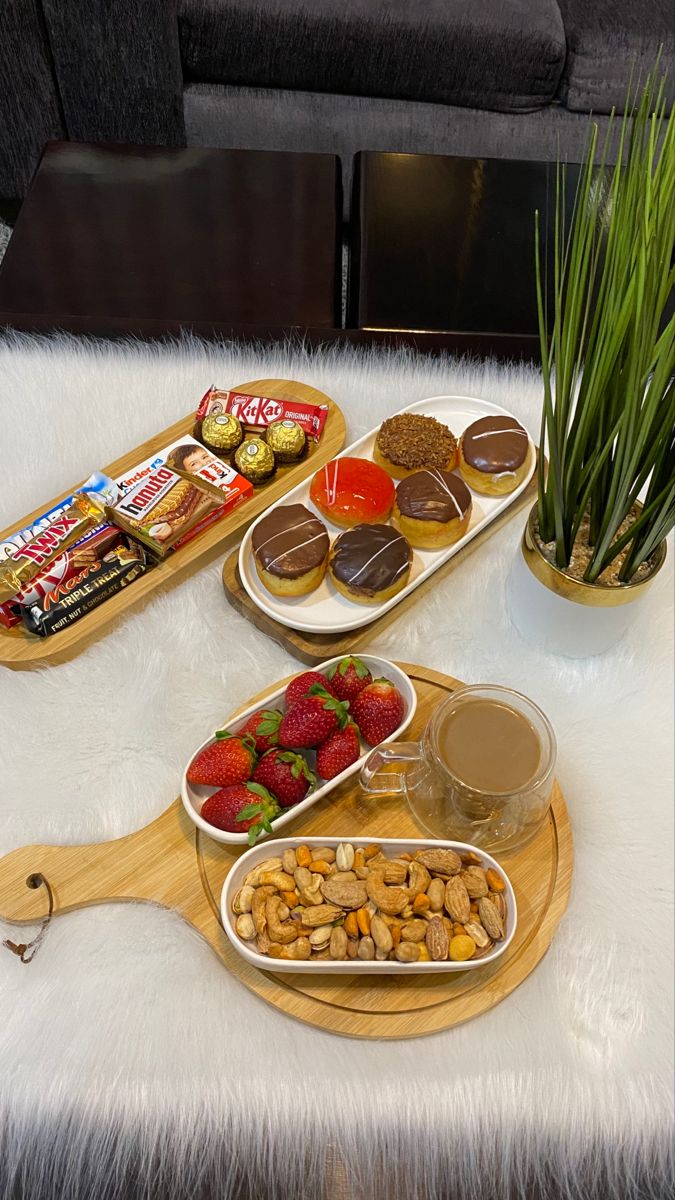 چیدمان میز پذیرایی