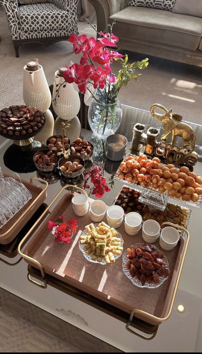 چیدمان میز پذیرایی