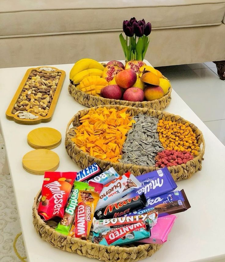 چیدمان میز پذیرایی