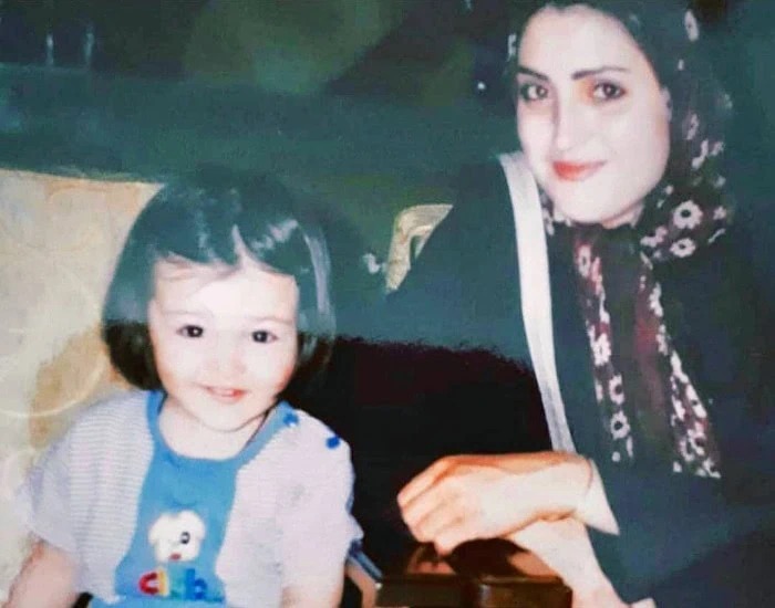 کودکی زهرا مددی