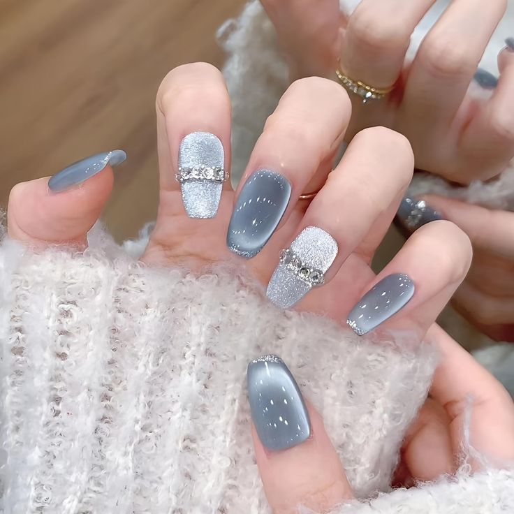 لاک ژل آیس نقره‌ای
