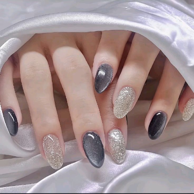 لاک ژل آیس نقره‌ای