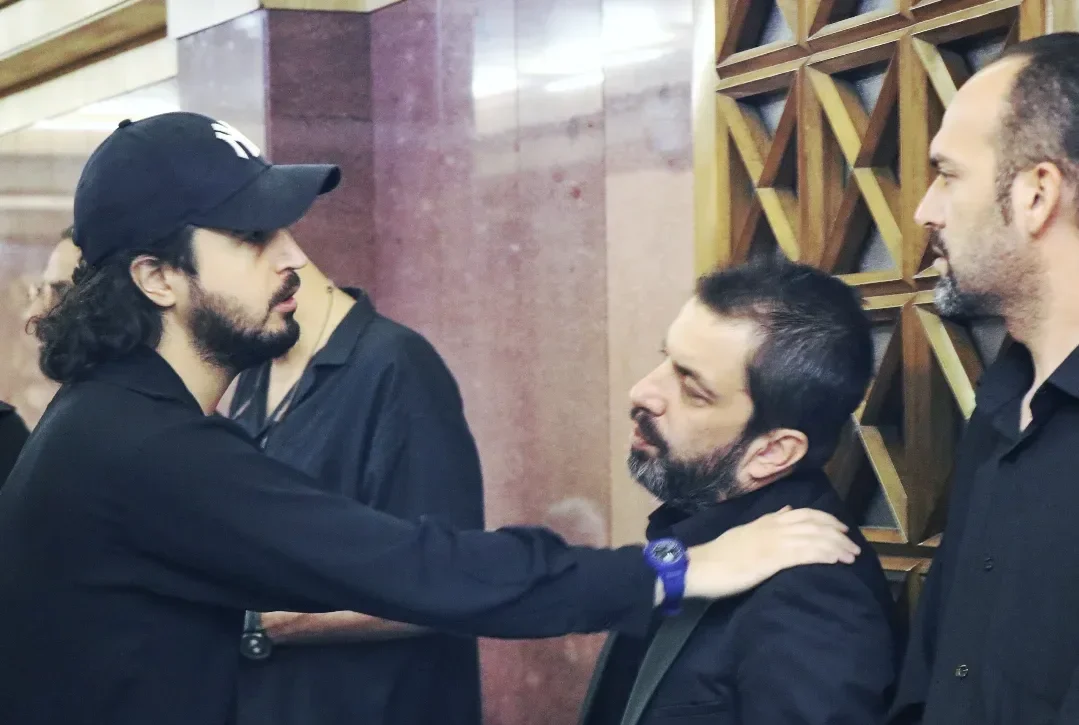بازیگرانی در مراسم ختم پدر عباس جمشیدی فر 