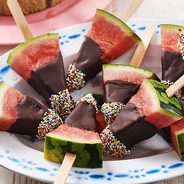 تزیین و چیدمان خوراکی های تولد بچه ها