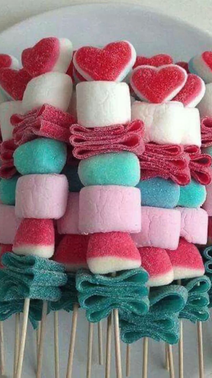 تزیین و چیدمان خوراکی های تولد بچه ها