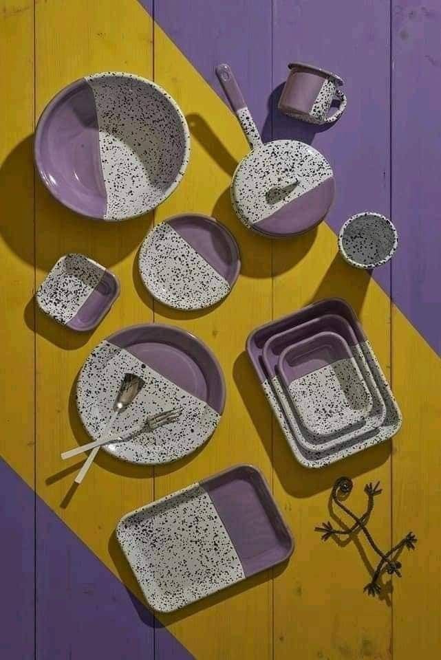 ظروف بنفش