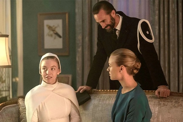 سیدنی سوئینی در سریال سرگذشت ندیمه