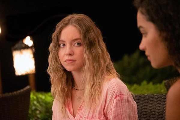 سیدنی سوئینی در نیلوفر سفید