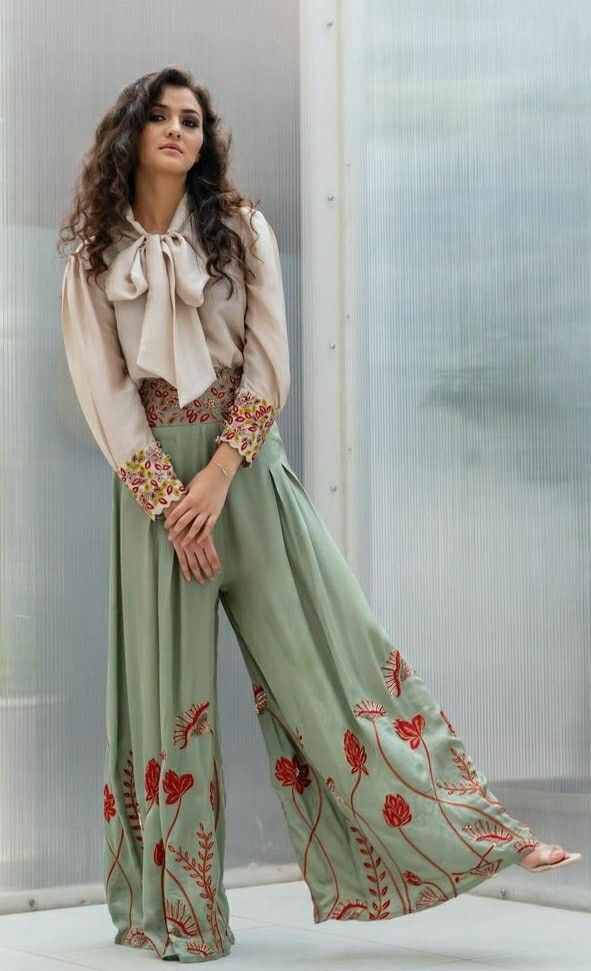 شلوار زنانه گلدوزی شده