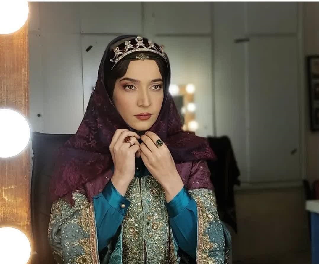 الهام نامی در آتش و باد