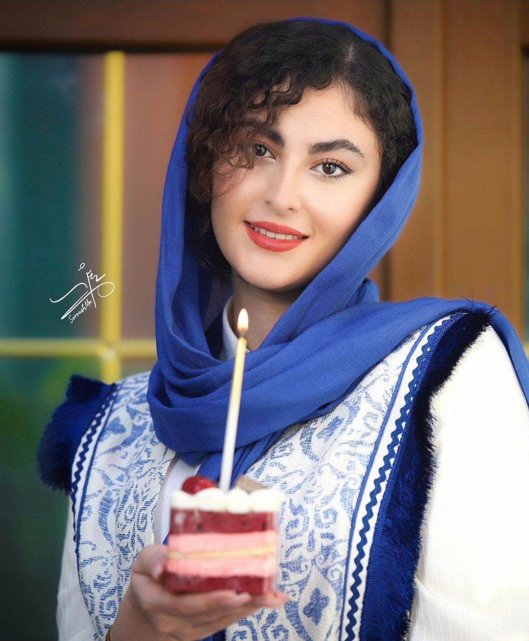 تولد مریم مومن