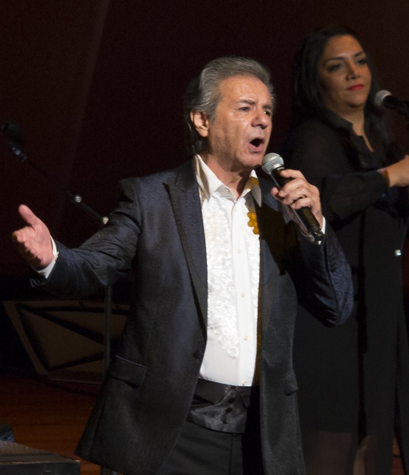 خوانندگی عارف