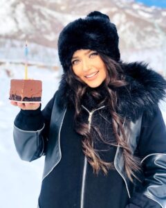 تولد نورا محقق