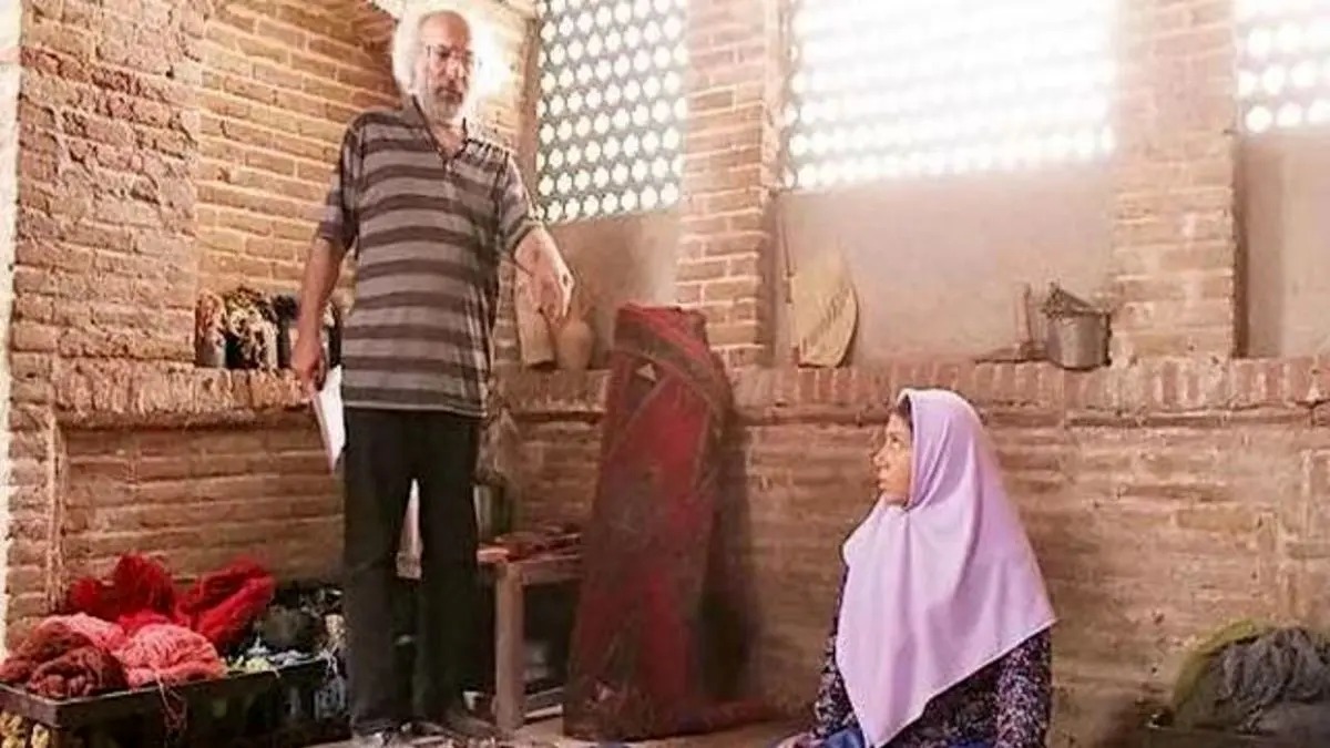 عوامل خانه پدری