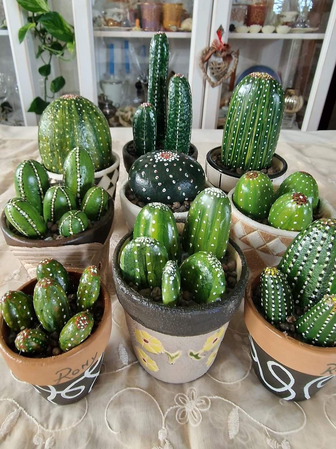 دکوری با نقاشی روی سنگ