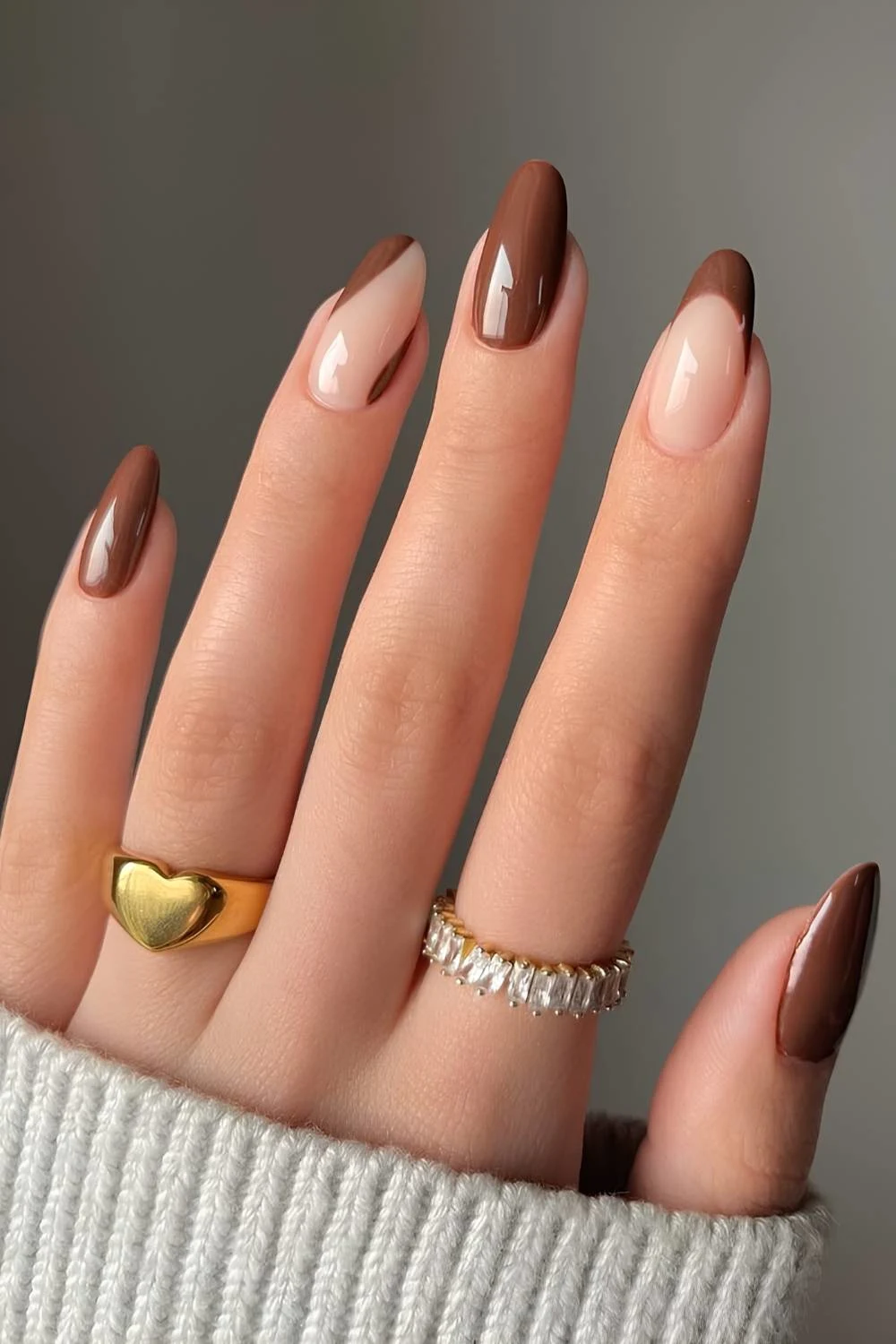 طراحی لاک ناخن قهوه ای شکلاتی