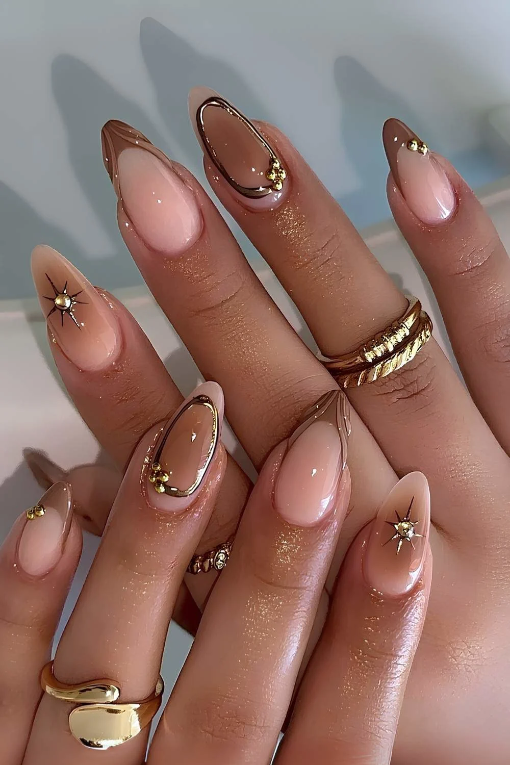 طراحی لاک ناخن قهوه ای شکلاتی
