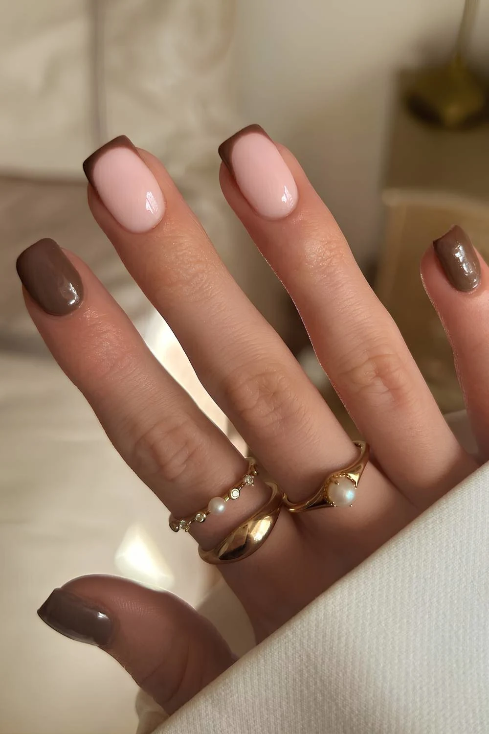طراحی لاک ناخن قهوه ای شکلاتی
